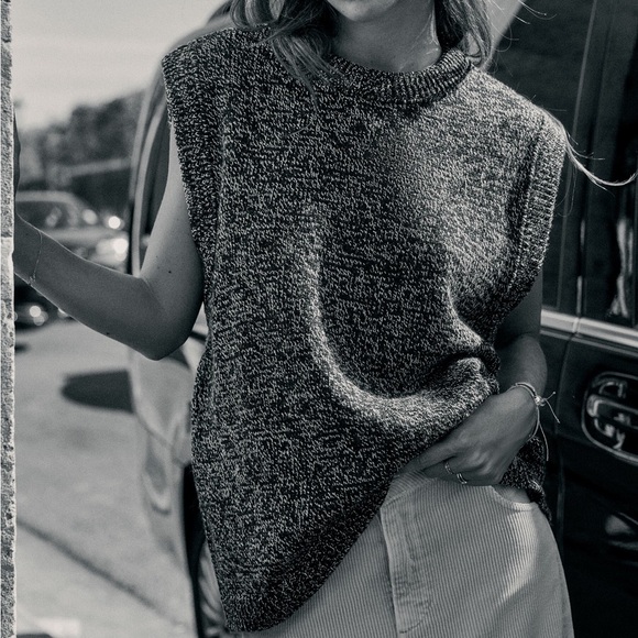 ZARA | OVERSIZED TWISTED YARN KNIT VEST - Picture 9 of 11